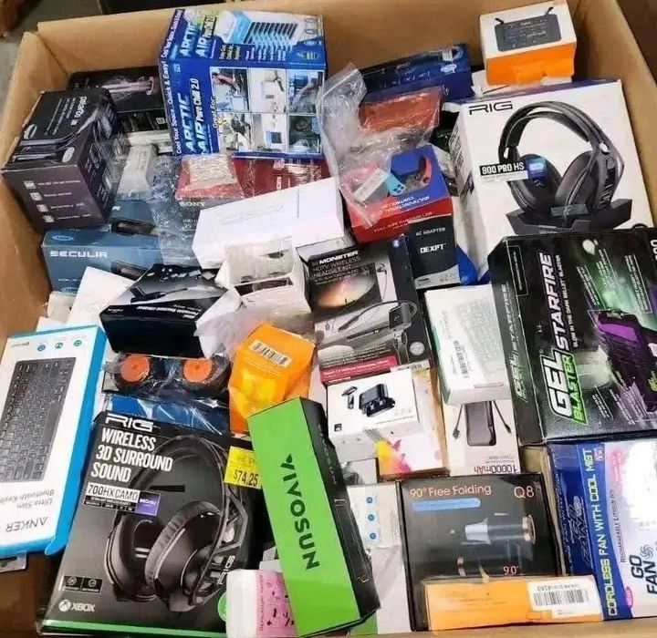 Amazon Electronic Pallets