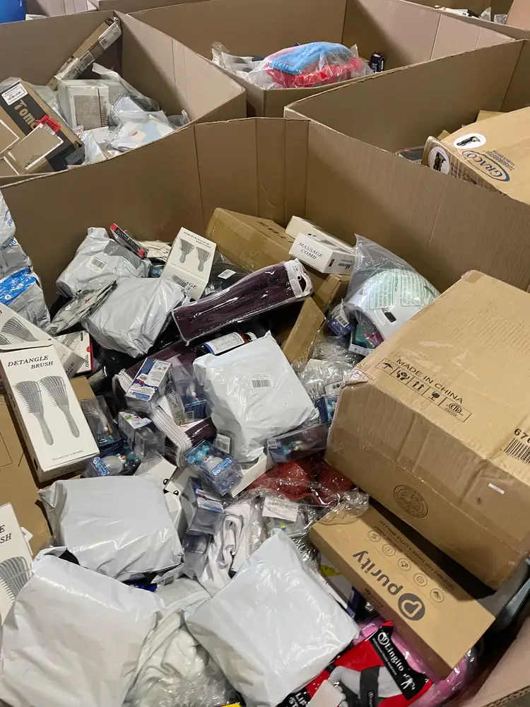 Amazon Liquidation Bin Stores - Image 5