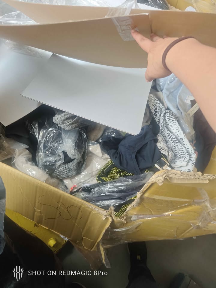 Nordstrom Pallets For Sale - Image 3