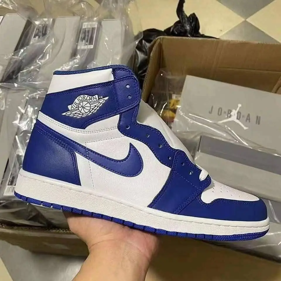 Nike Sneaker - Image 6