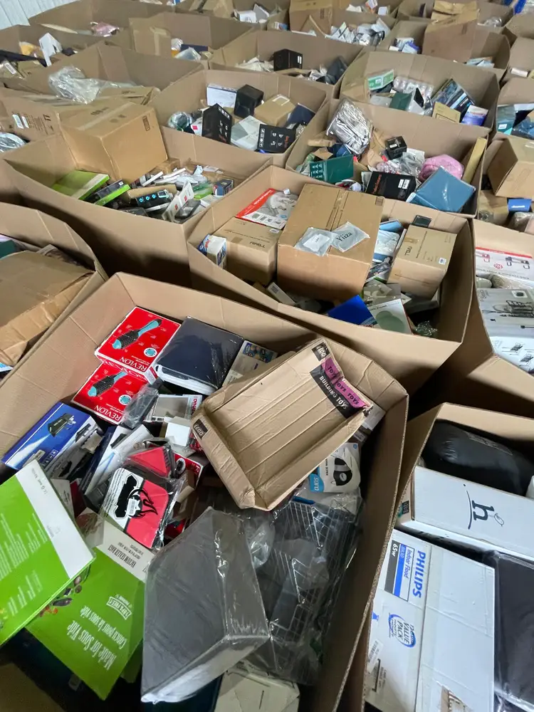 Amazon Liquidation Bin Stores - Image 8